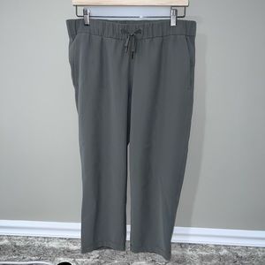Lululemon On The Fly cropped pants